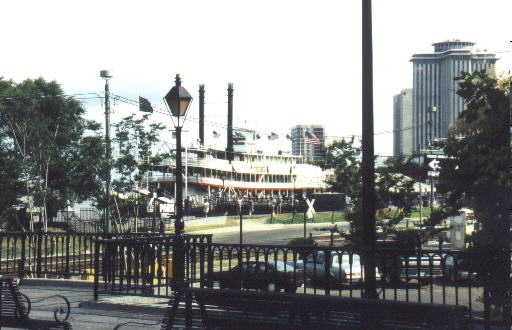 Blick auf den Steamer 'Natchez' im Hafen von New Orleans